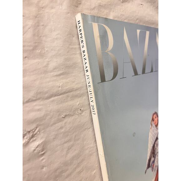 Bazaar Magazine June/July 2017 150Th Anniversary Collector's Edition Gigi Hadid - Picture 4 of 13
